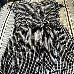 Old Navy XXL Black and White Plaid